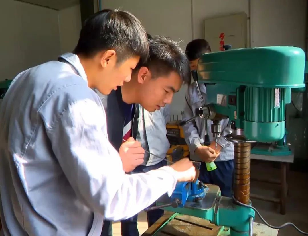 平羅縣職業(yè)教育中心2021年招生簡(jiǎn)章 機(jī)械電氣設(shè)備銷(xiāo)售專(zhuān)業(yè)